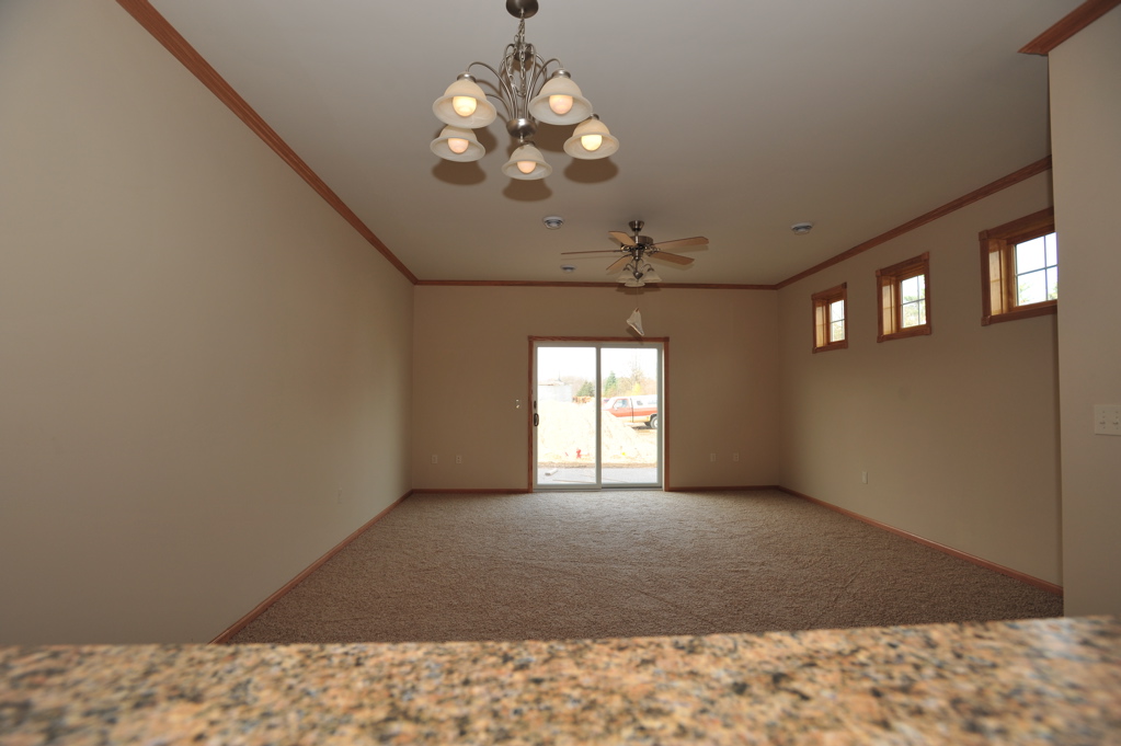 Dining & Living Room (16X22)