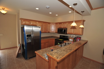 Kitchen w/Bar